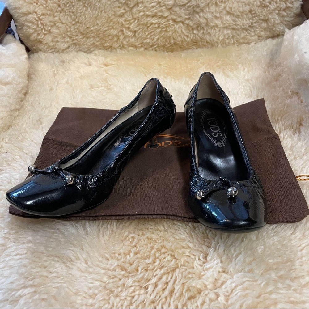 GUC Tod’s Patent Leather Kitten Heel Pumps
